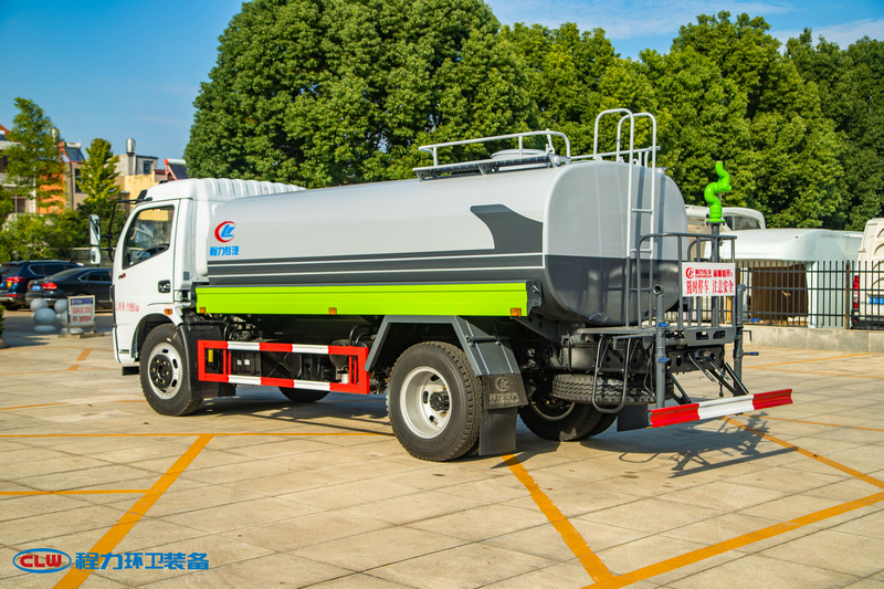 東風(fēng)大福瑞卡灑水車（9.2方）（標(biāo)準(zhǔn)化）