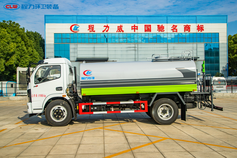 東風(fēng)大福瑞卡灑水車（9.2方）（標(biāo)準(zhǔn)化）