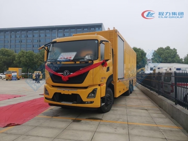 東風(fēng)天龍應(yīng)急搶險(xiǎn)發(fā)電車(chē)[1000KW]
