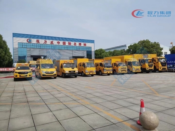 東風(fēng)天龍應(yīng)急搶險(xiǎn)發(fā)電車(chē)[1000KW]