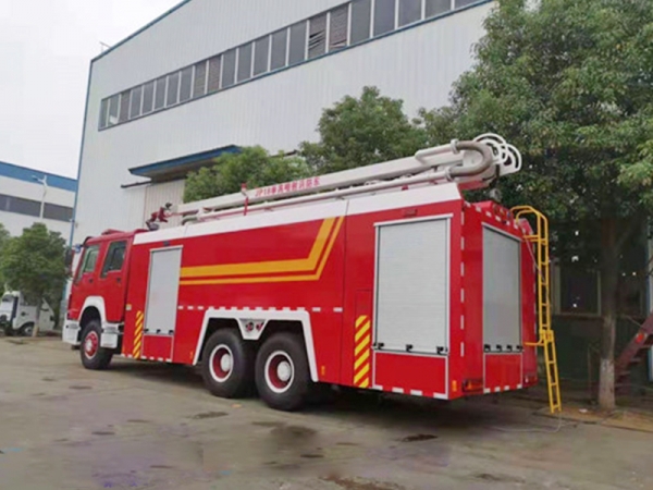 豪沃后雙橋18米舉高噴射消防車